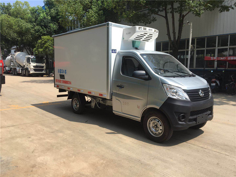 國(guó)六長(zhǎng)安小型冷藏車