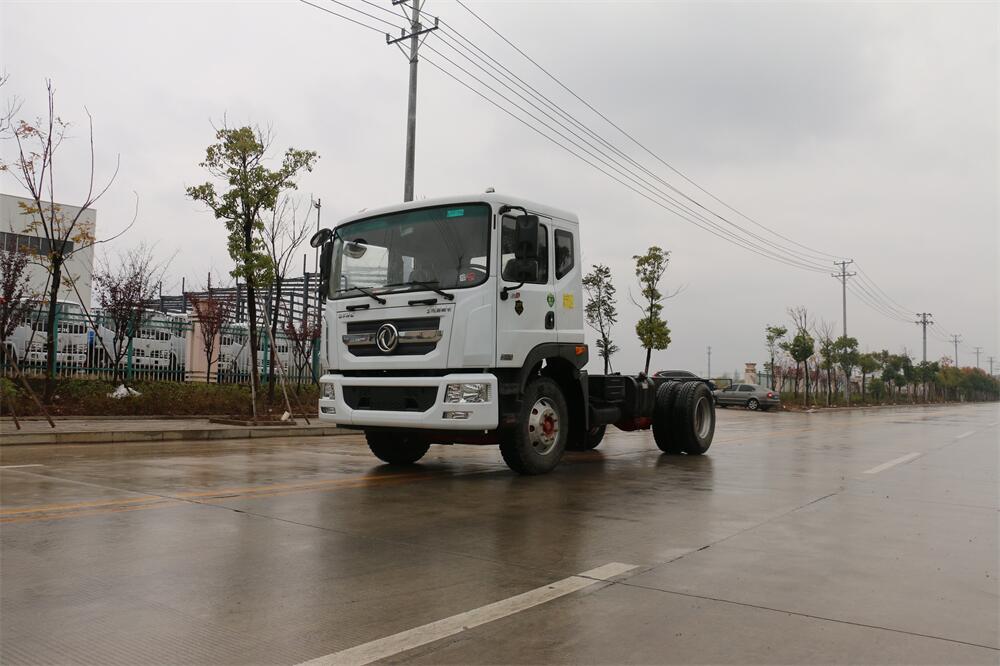 東風D9（3950，康明斯210）國六 內飾照片圖