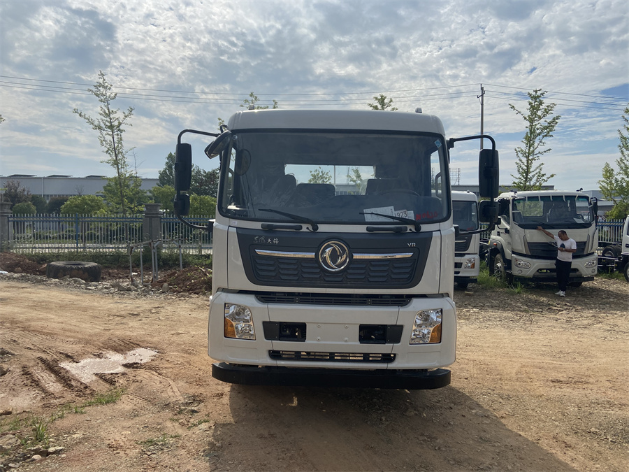 東風天錦（3950，康明斯185）國六 內飾照片圖